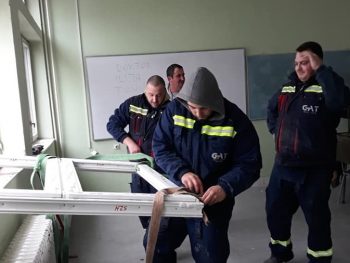 РЕНОВИРАЊЕ УЧИОНИЦА ПРЕД ПОЧЕТАК НОВОГ ПОЛУГОДИШТА!