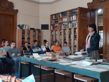 ПОСЕТА ГРАДСКОЈ БИБЛИОТЕЦИ У ОКВИРУ ИЗБОРНОГ ПРОГРАМА ЈЕЗИК, МЕДИЈИ И КУЛТУРА