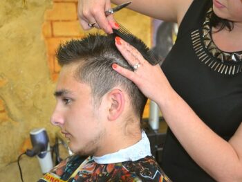 Ученици одељења III-3 вас позивају на улепшавање