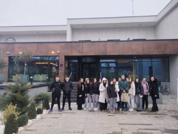 Будући туристички техничари у посети хотелу „Experience”